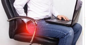 ทำไมนั่งนานทำให้เกิดริดสีดวงทวาร? อธิบายกลไกความดันหลอดเลือดดำทวารหนัก